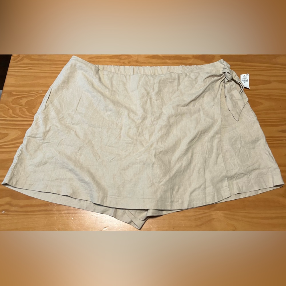 Old Navy Beige Skort